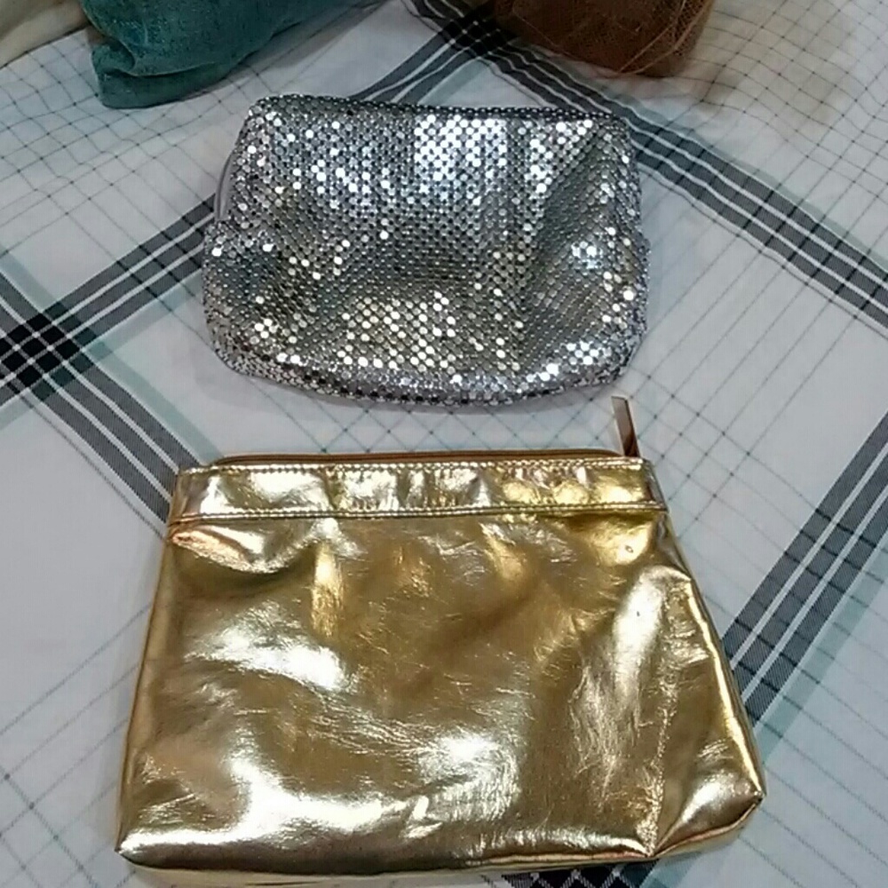 2 make up bags